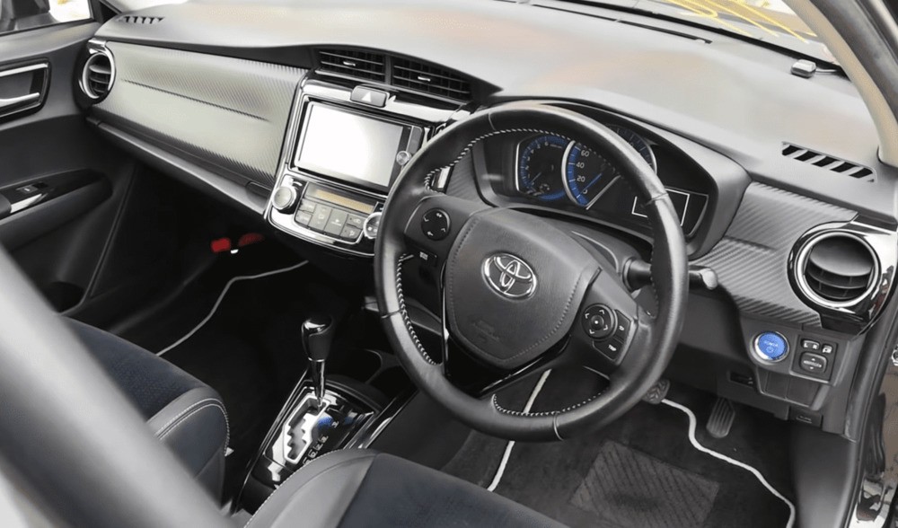 Toyota Corolla Fielder - интерьер